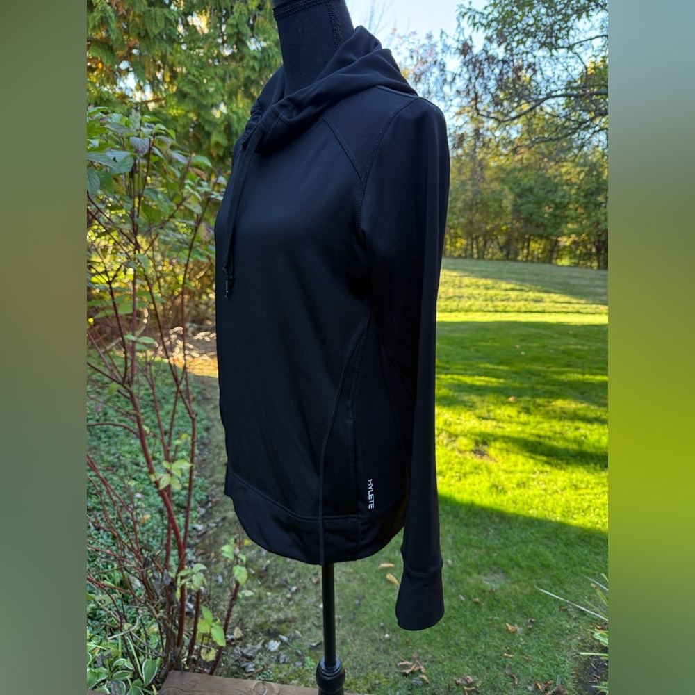 HYLETE: hoodie
medium long sleeve s
Side pockets
designed in California - Picture 3 of 16